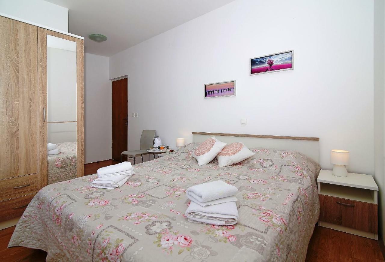 Rooms Franica ดูบรอฟนิก ภายนอก รูปภาพ